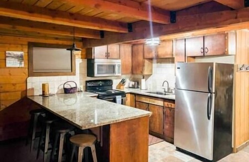 Tamarack Resort House | Sarah's Cabin Getaway- 1/2 mile to Tamarack