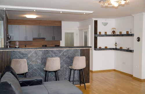 Novo Sarajevo House | Sarajevo City View with parking