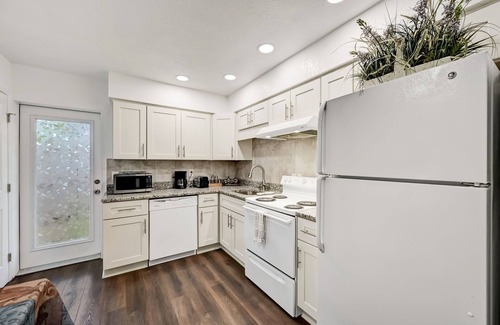 Laurel Park House | Sarasota Apartment in Downtown!