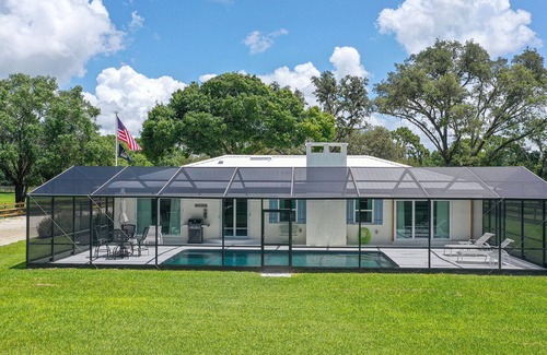 Braden River House | Sarasota, FL/Ranch Setting/Siesta Key Beach/City - County of Sarasota