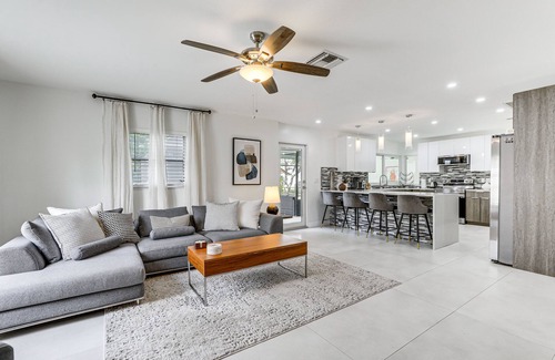 Whitfield House | Sarasota Home w/Private Pool ~ 10 Mi to Beach!