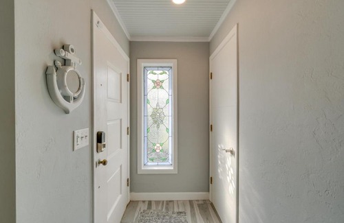 Gulf Gate Estates House | Sarasota Home with Pool 4 Mi to Siesta Key Beach!