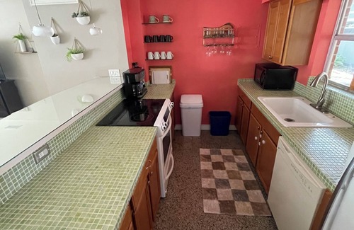 Indian Beach Sapphire Shores House | Sarasota-Indian Beach Zen Home (private-pet friendly)