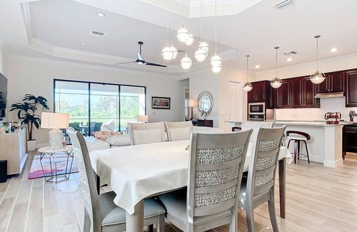 Venice House | Sarasota National - 3 bed 3 bath w/den