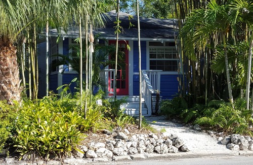 Laurel Park Cottage | SarasotaCottageRentals ~ Authentic FL, Enchanting Downtown Historic Laurel Park