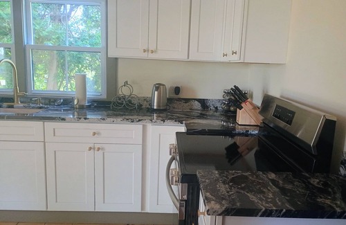 Saratoga Springs House | Saratoga 1800s Renovated Farmhouse on 20 Acres with Pool