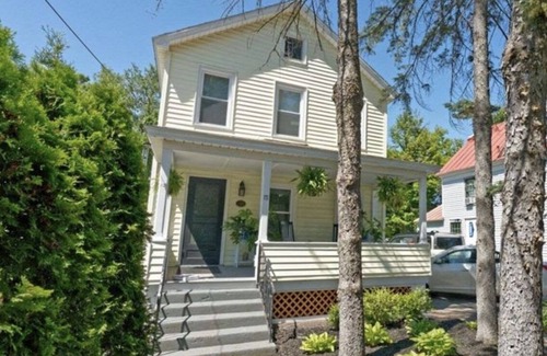 Saratoga Springs House | Saratoga Escape - In Town Apartment in Spa City