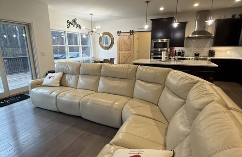 Ballston Spa House | Saratoga Get AwaynSpacious 4 bedroom house in charming Ballston Spa w/WiFi, AC