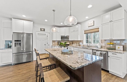 Saratoga Springs House | Saratoga Home with Lake Access and Outdoor Kitchen Internal name: Lake - Sleeps 8