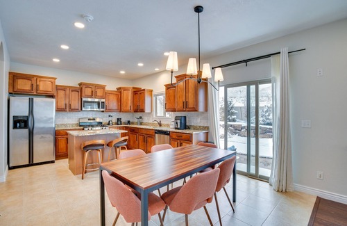 Saratoga Springs House | Saratoga Springs Family Home ~ 2 Mi to Utah Lake!