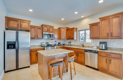 Saratoga Springs House | Saratoga Springs Family Home ~ 2 Mi to Utah Lake!