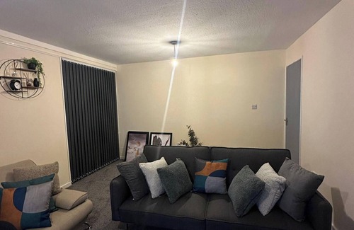 Little Hay House | Sark drive Serenity-Cosy 3BR House in Birmingham