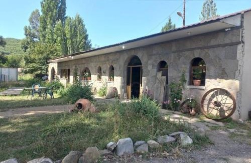 Tatev Bed & Breakfast | Saro B&B