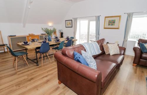 Penrhyn Bay House | Saron Chapel