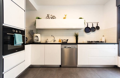 Tel Aviv Apartment | ^Sarona Summit^ - 21st floor with Amazing view. City centre