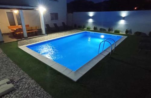 Trn Apartment | Sasha Apartment and Swimming Pool