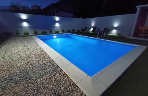 Trn Apartment | Sasha Apartment and Swimming Pool