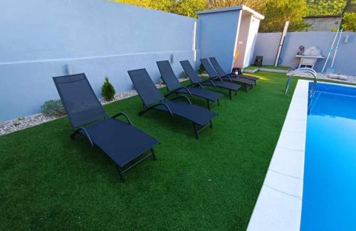 Trn Apartment | Sasha Apartment and Swimming Pool