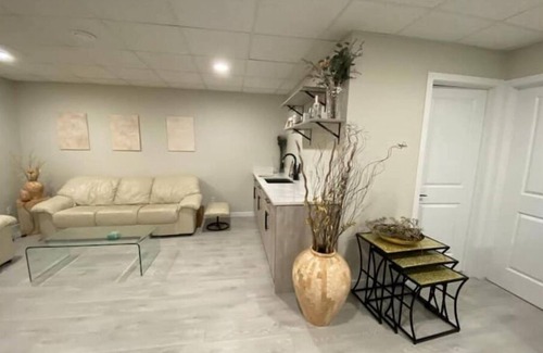 Saskatoon Apartment | Saskatoon Cozy condo