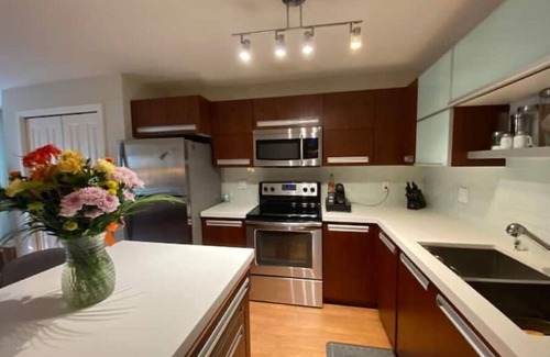 Saskatoon Apartment | Saskatoon Cozy condo