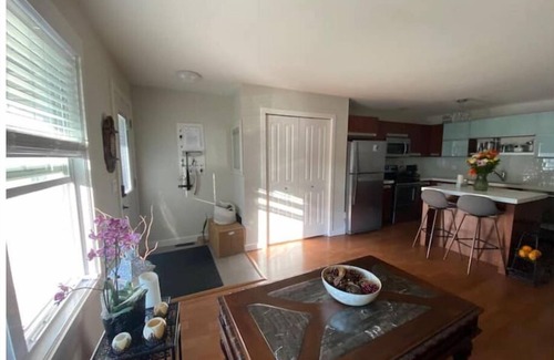 Saskatoon Apartment | Saskatoon Cozy condo