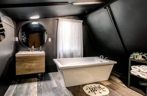 Packwood House | Sasquatch Cabins: Yeti