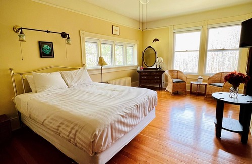 Agassiz Bed & Breakfast | Sasquatch Crossing Eco Lodge B&B