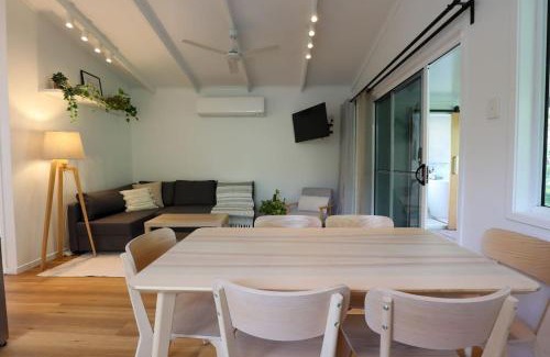 Eagle Heights House | Satin Bower Cottage