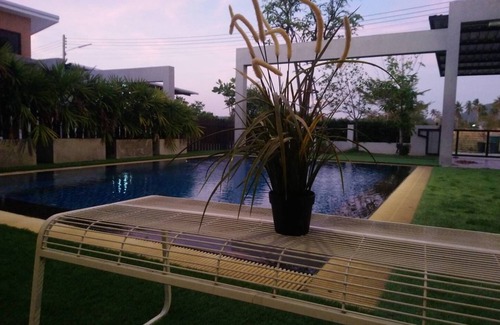 Central Pattaya Villa | Sattahip Relaxing Pool Villa