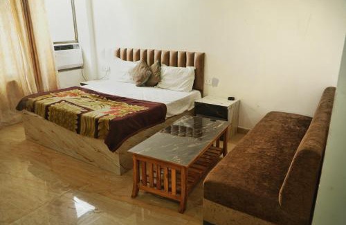 Jaunpur House | Satyam Guest House