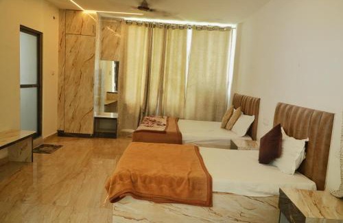 Jaunpur House | Satyam Guest House