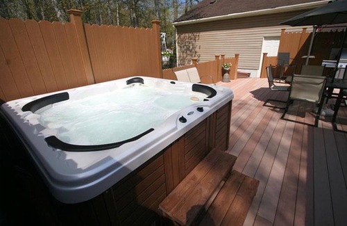 Sauble Beach Cottage | Sauble Beach cottage on a quiet residential street minutes from the beach.