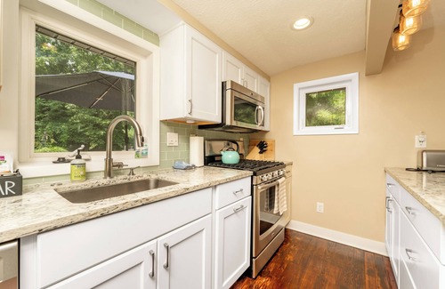 Douglas Cottage | Saugatuck Area - 2BR Hot Tub, Pet Friendly, Large Fully Fenced Yard!