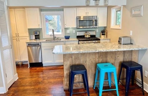 Douglas Cottage | Saugatuck Area - 2BR Hot Tub, Pet Friendly, Large Fully Fenced Yard!