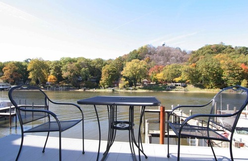 Saugatuck House | Saugatuck Landings Upper Condo