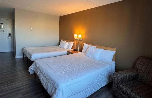 Sauk Centre Hotel | Sauk River Inn & Suites, a Travelodge by Wyndham
