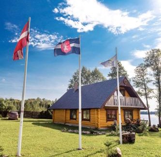 Latgale House | Saullēkti ozolos pie Ežezera