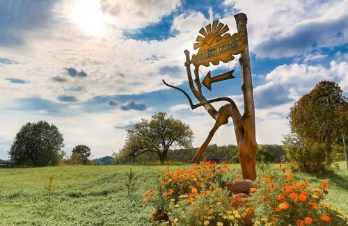 Latgale House | Saullēkti ozolos pie Ežezera