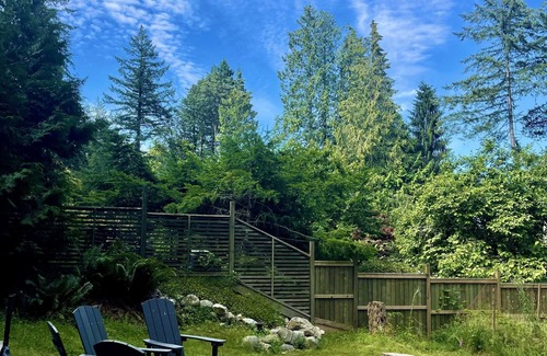Bowen Island House | Sauna + Cold Plunge @ Boho House on Bowen Island