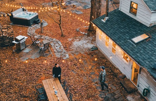 Cuddebackville Cabin | Sauna & Hot Tub Creekfront Oasis · Hikers Hollow