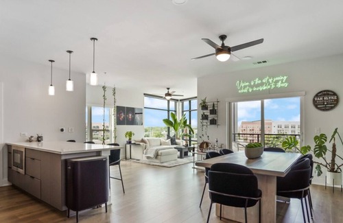 Blackshear-Prospect Hill Condo | Sauna in Style | Luxurious Condo + Rooftop Access