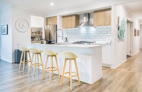 St Leonards House | Sauna + King Beds, Super Large Luxurious Home