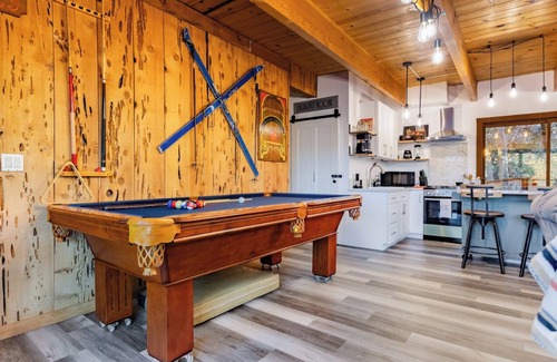 Lake Arrowhead Cabin | Sauna + Spa Lakeview Lodge Retreat Dog Friendly