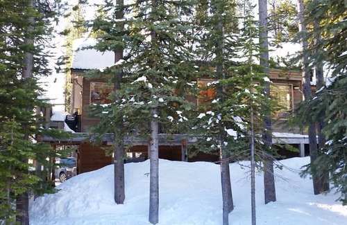 Mount Baldy House | Sauna Suite On the Run Ski Chalet