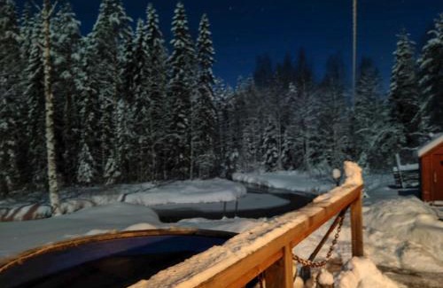 Kitee Ski Chalet | Saunamökki luonnon äärellä