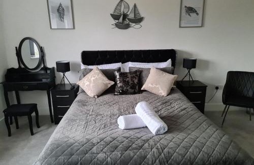 Leicester House | SAV 5 Bed Luxury Detached House in Leicester