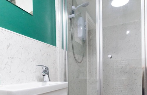 Oadby Apartment | SAV Apartments Flat 8 - 1 Bed Luxury Studio Apartment-Regent Road - Leicester