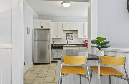 Dixon Park House | Savannah Home with 2 Units to sleep 12, Near Forsyth Park