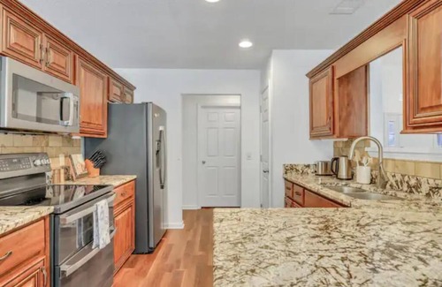 Savannah House | Savannah Jazz Fest Getaway Pool + Game Room + Fire Pit