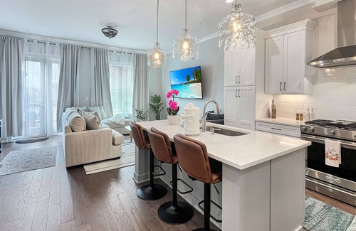 Hitch Village - Fred Wessels Homes Condo | Savannah Riverfront Retreat